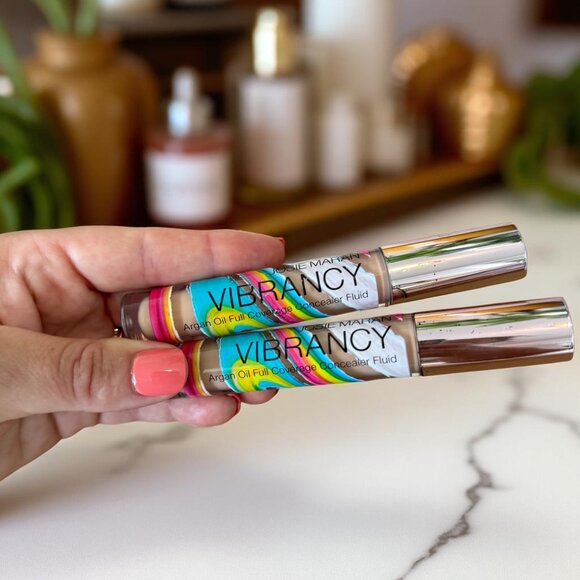 Josie Maran Vibrancy Concealer Bundle Medium Shade - Picture 3 of 5